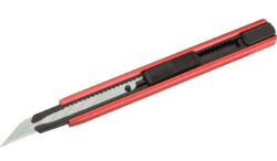 FORTUM 4780028 Nůž ulamovací celokovový 9mm (skalpel) - Nůž s extra tvrdým 14-ti dílným břitem z oceli SK2 s ostrým úhlem špice, tělo nože je vyrobeno z hliníkové slitiny, vnitřní pouzdro je ocelové, aretační systém autolock. FORTUM